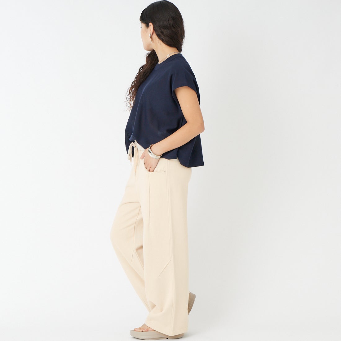 Noir Fabrik [ヌワールファブリック] スウェットパンツ [CE1-011] BEIGE &&モデル身長：162cm 着用サイズ：F&&