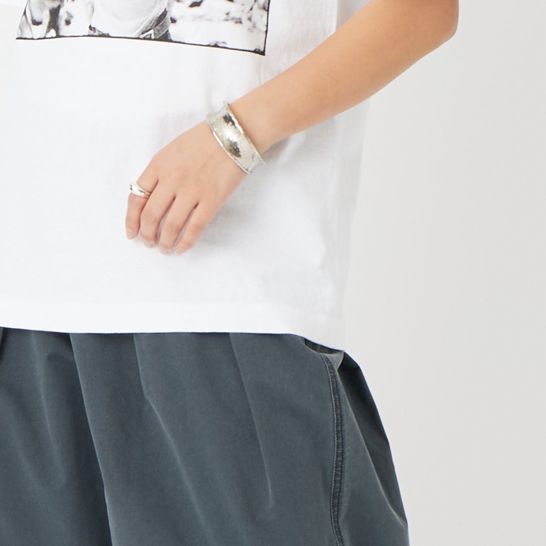WALLA WALLA SPORT [ワラワラスポーツ] ショートスリーブ フォトプリント丸胴Tシャツ [PRINTABLE-TUBE-TEE] PRISCILLA &&モデル身長：162cm 着用サイズ：S&&