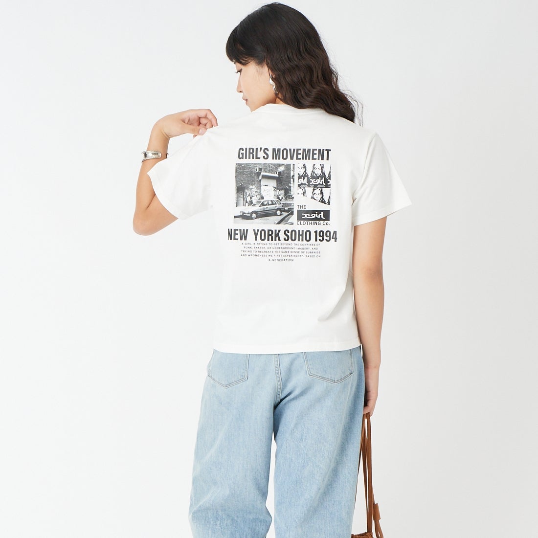X-girl [エックスガール] ヒストリー ショートスリーブTシャツ [105262011027] WHITE &&モデル身長：162cm 着用サイズ：M&&
