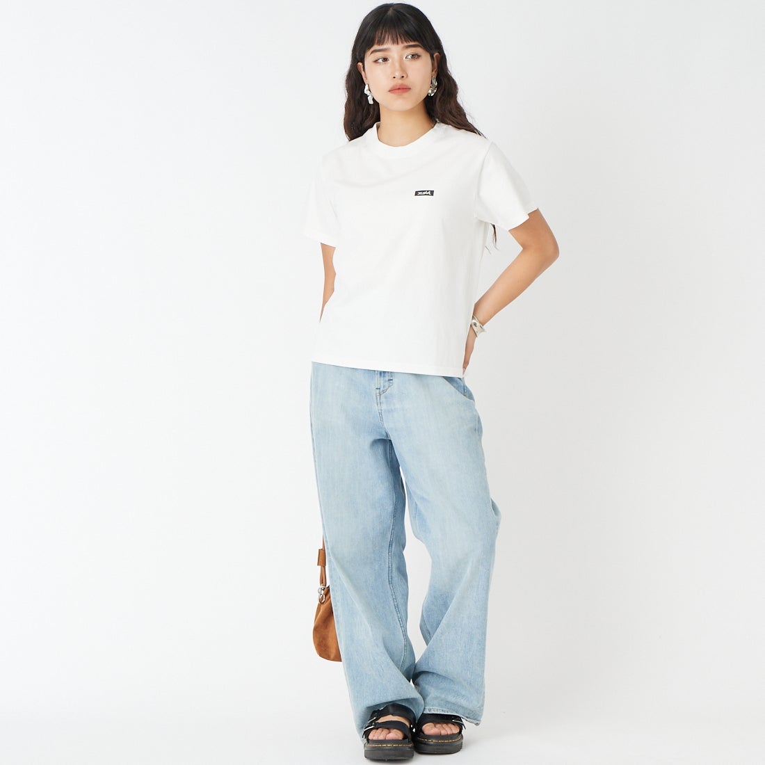 X-girl [エックスガール] ヒストリー ショートスリーブTシャツ [105262011027] WHITE &&モデル身長：162cm 着用サイズ：M&&