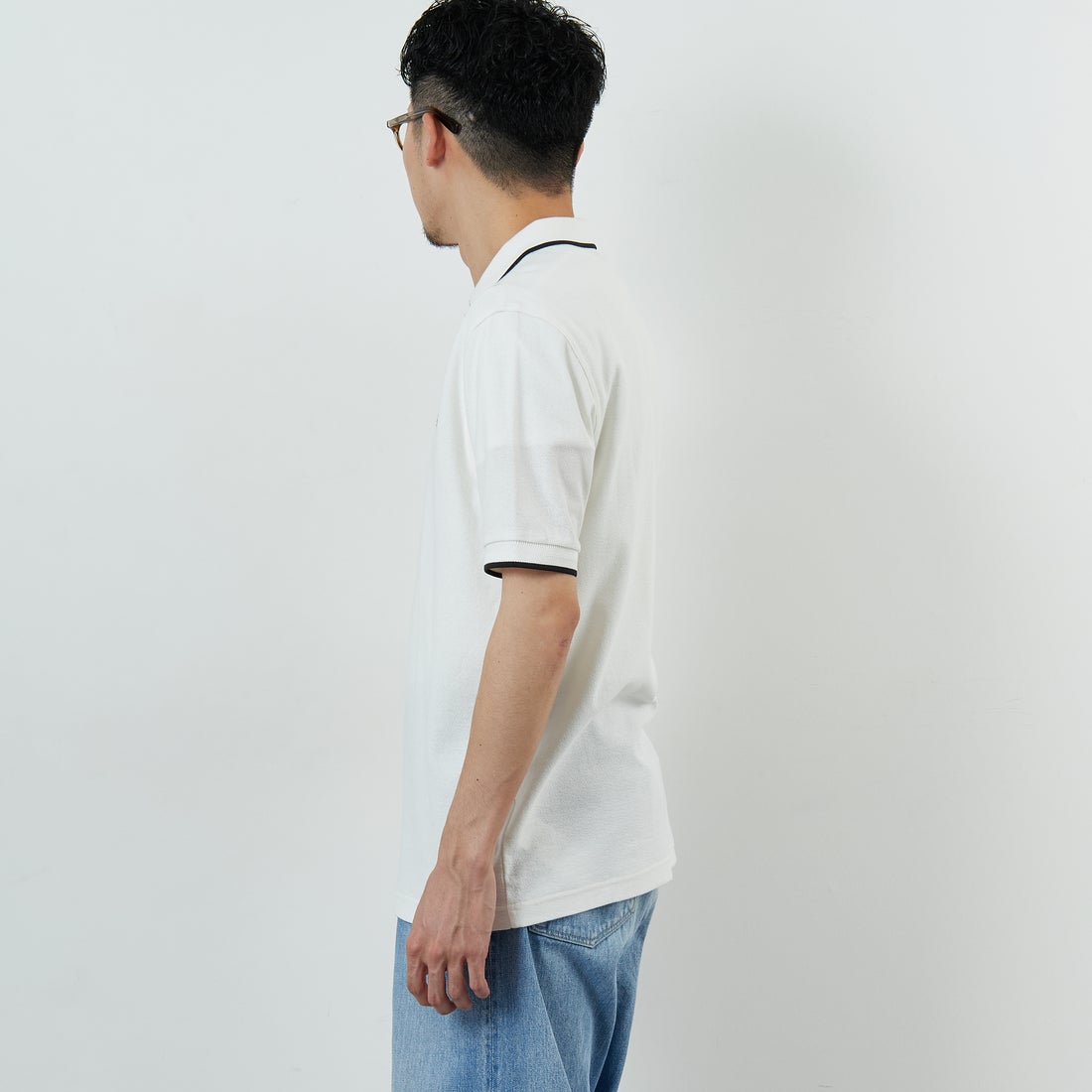 FRED PERRY [フレッドペリー] クレープピケポロシャツ [M2480] 129 SNOW W &&モデル身長：168cm 着用サイズ：M&&