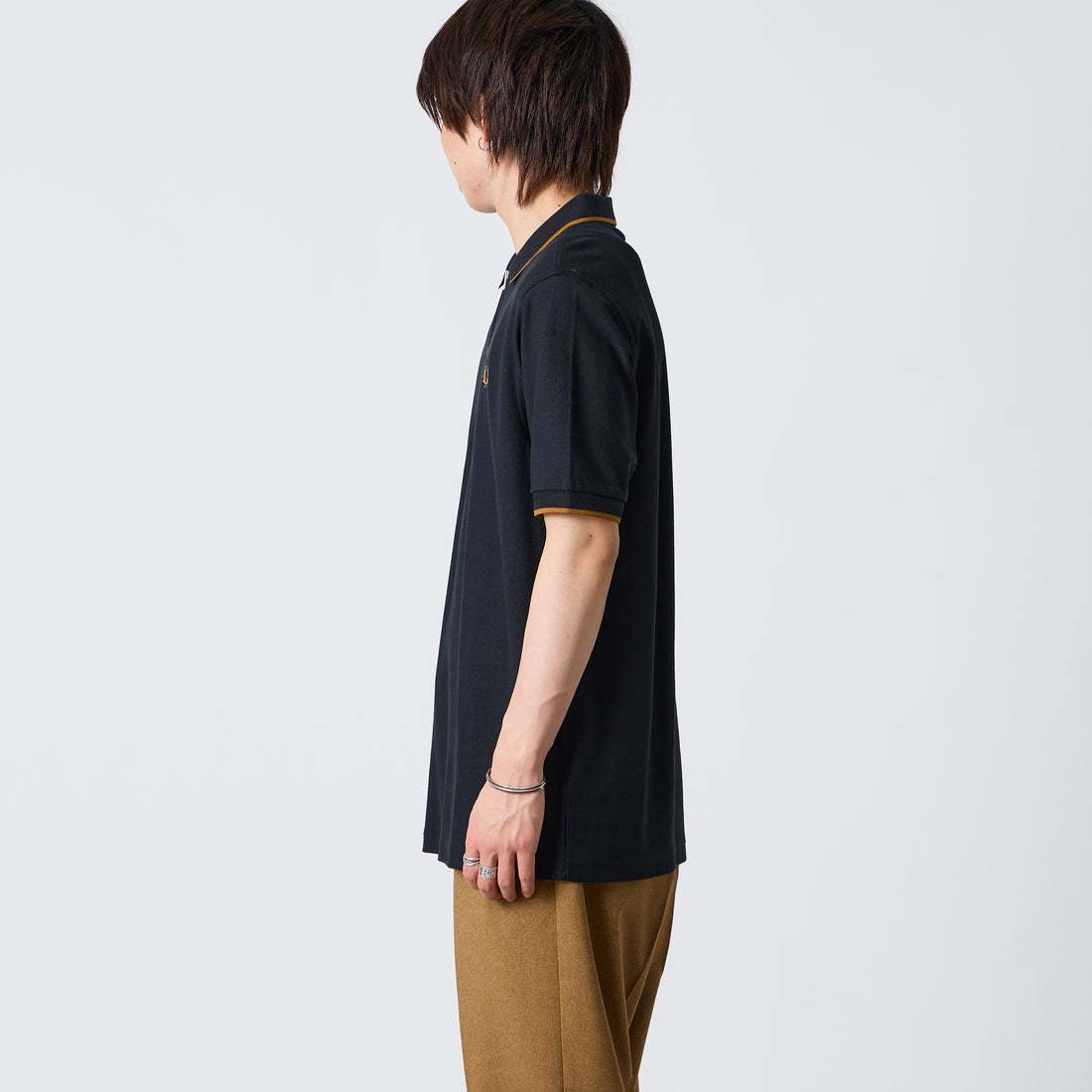 FRED PERRY [フレッドペリー] クレープピケポロシャツ [M2480] 102 BLACK &&モデル身長：177cm 着用サイズ：L&&