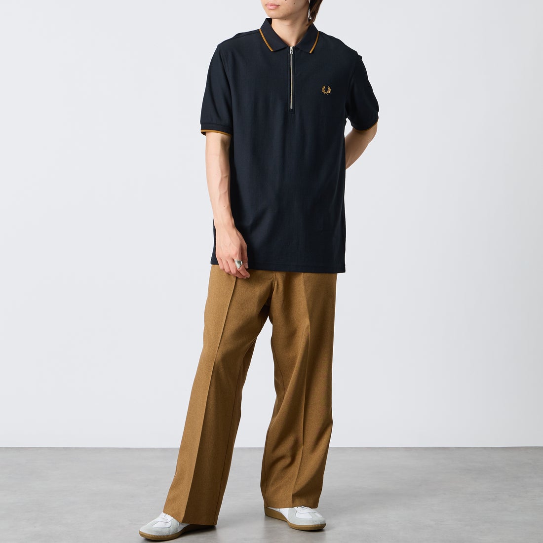 FRED PERRY [フレッドペリー] クレープピケポロシャツ [M2480] 102 BLACK &&モデル身長：177cm 着用サイズ：L&&