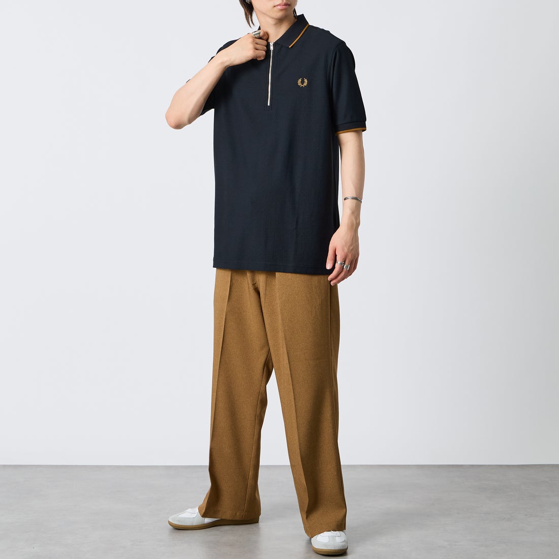 FRED PERRY [フレッドペリー] クレープピケポロシャツ [M2480] 102 BLACK &&モデル身長：177cm 着用サイズ：L&&
