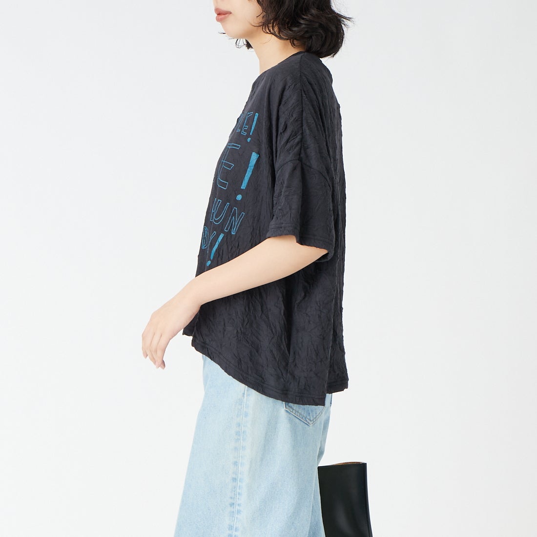 tumugu: [ツムグ] ワッシャーライトプリントTシャツ [TC26208] 99 BLACK &&モデル身長：162cm 着用サイズ：F&&