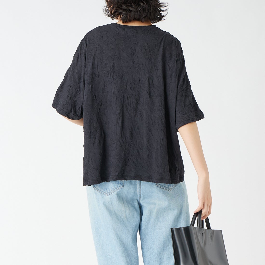 tumugu: [ツムグ] ワッシャーライトプリントTシャツ [TC26208] 99 BLACK &&モデル身長：162cm 着用サイズ：F&&
