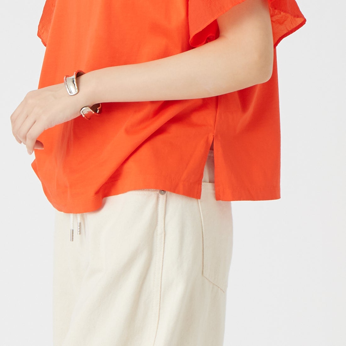 Jf Ready Made [ジェイエフレディメイド] コットンシルケット天竺 2WAY袖フリルTシャツ [736319] ｵﾚﾝｼﾞ &&モデル身長：162cm 着用サイズ：F&&