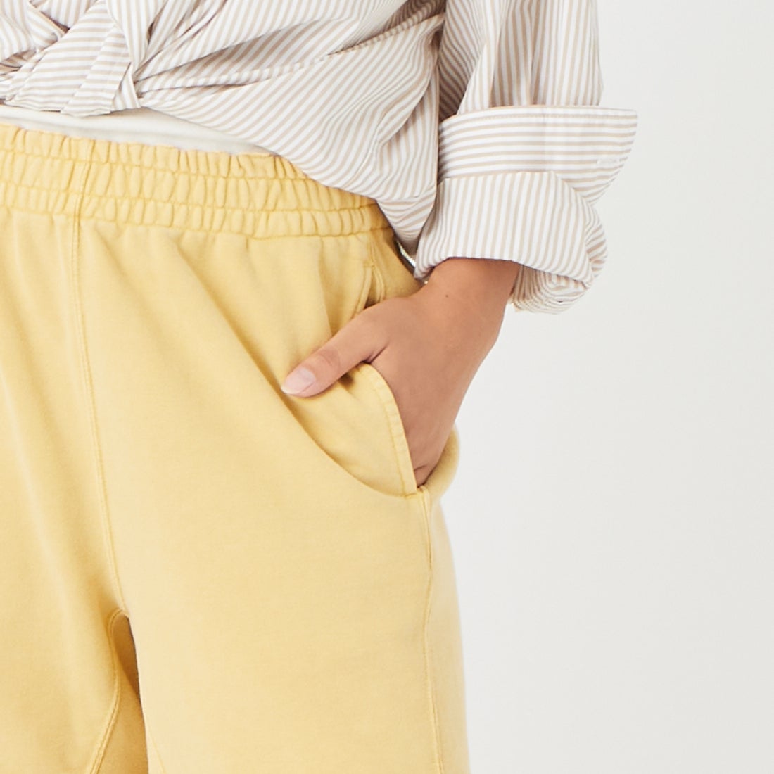 REMI RELIEF [レミレリーフ] SP加工裏毛ショーツ [RN3036SDQ] YELLOW &&モデル身長：162cm 着用サイズ：S&&