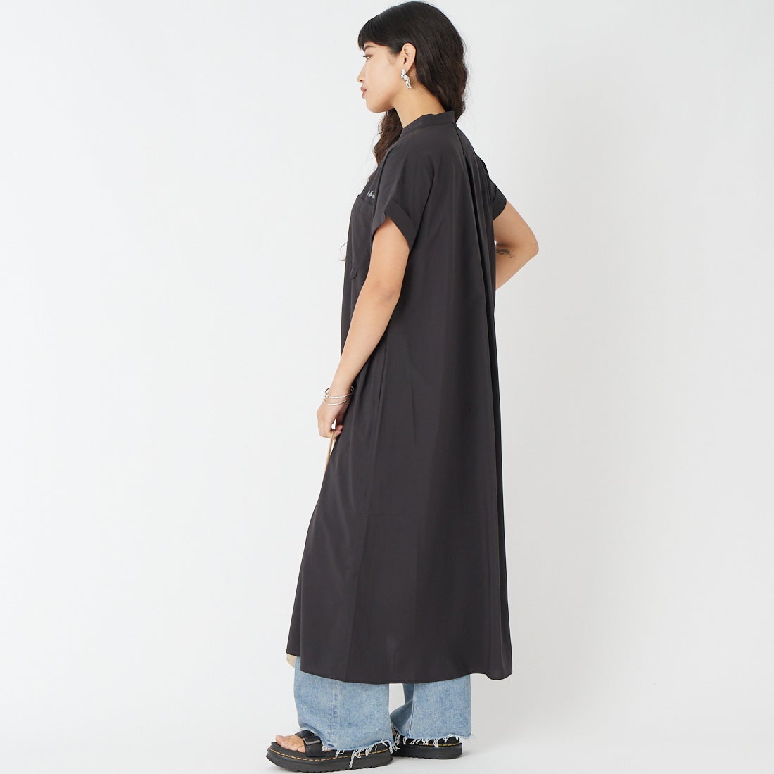 NANGA [ナンガ] エクスカーションドレス [N2501-1N408B] BLK &&モデル身長：162cm 着用サイズ：WL&&