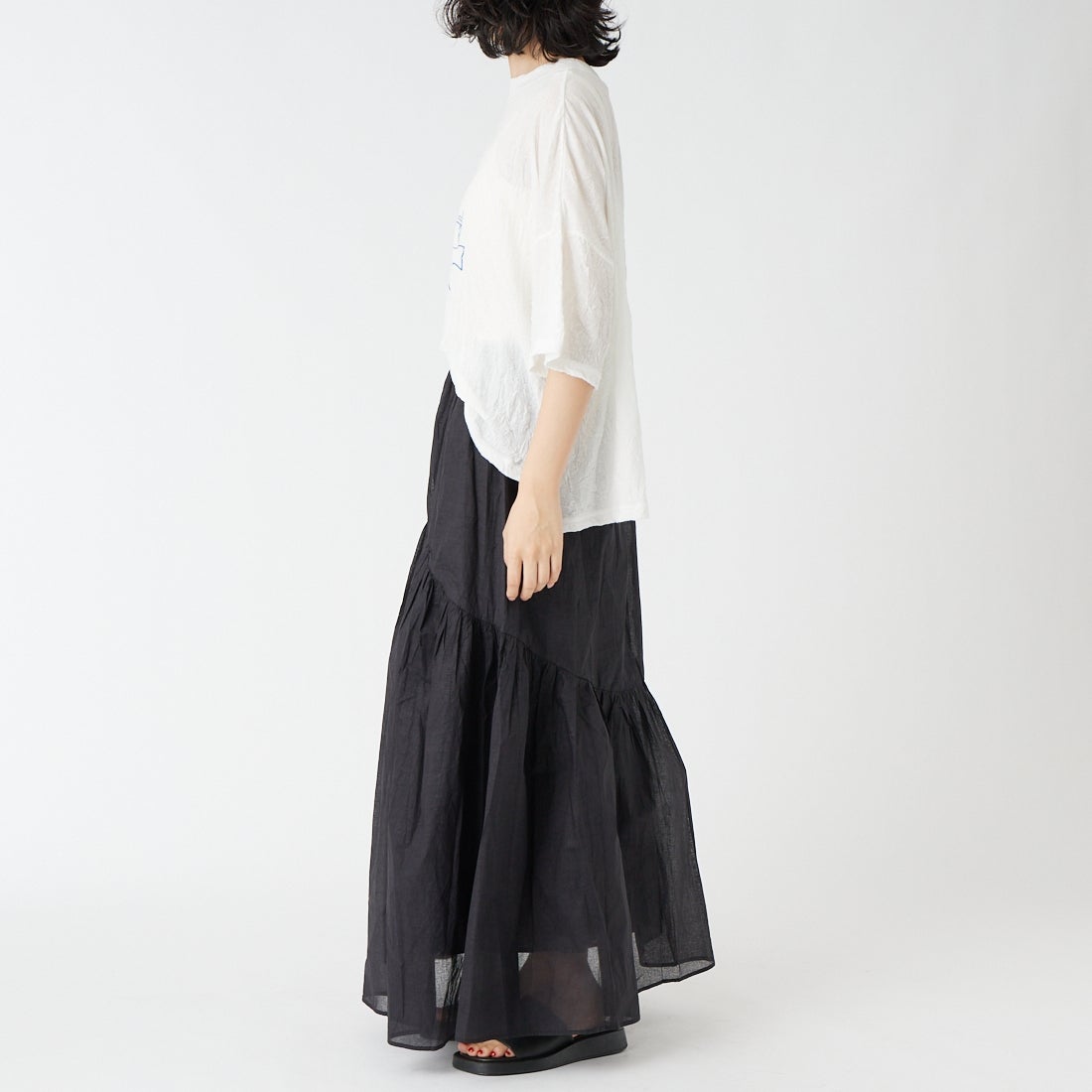 tumugu: [ツムグ] ワッシャーライト プリントTシャツ [TC26209] 02 OFF &&モデル身長：162cm 着用サイズ：F&&