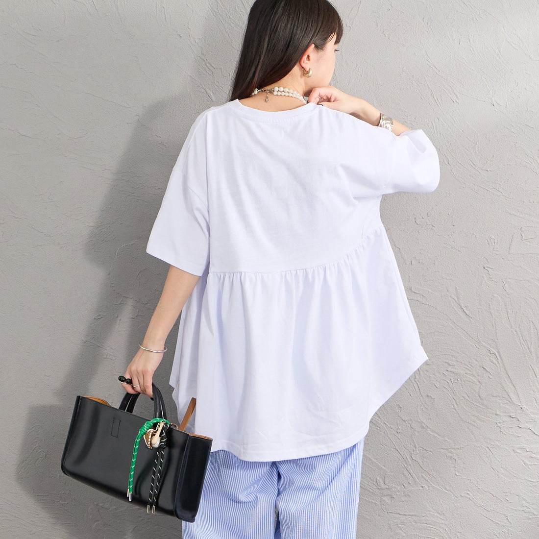 THE FOX [ザフォックス] 別注 ワンポイントロゴ ギャザー切替カットソー [JFL26SS-07-JF] WHITE &&モデル身長：150cm 着用サイズ：F&&