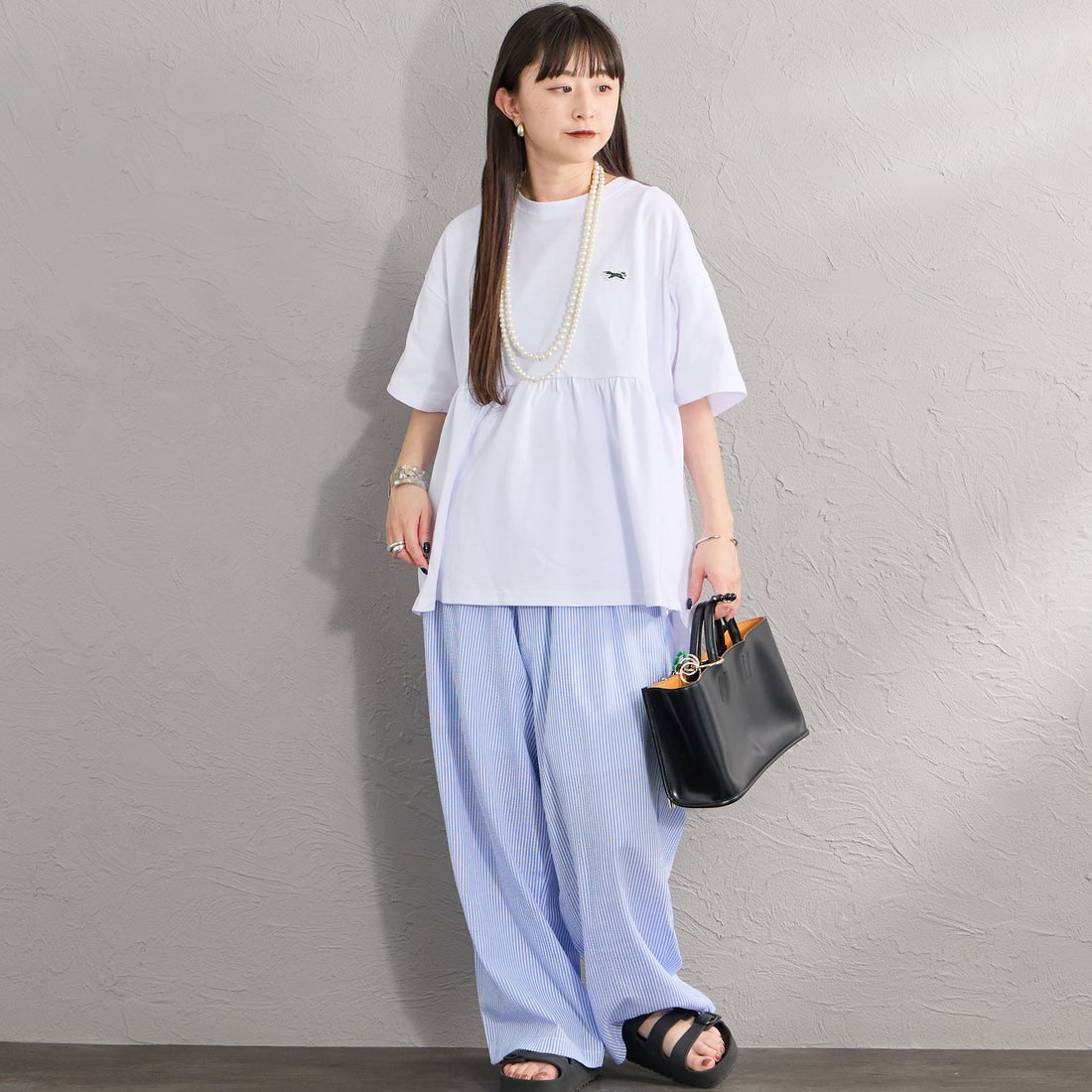 THE FOX [ザフォックス] 別注 ワンポイントロゴ ギャザー切替カットソー [JFL26SS-07-JF] WHITE &&モデル身長：150cm 着用サイズ：F&&
