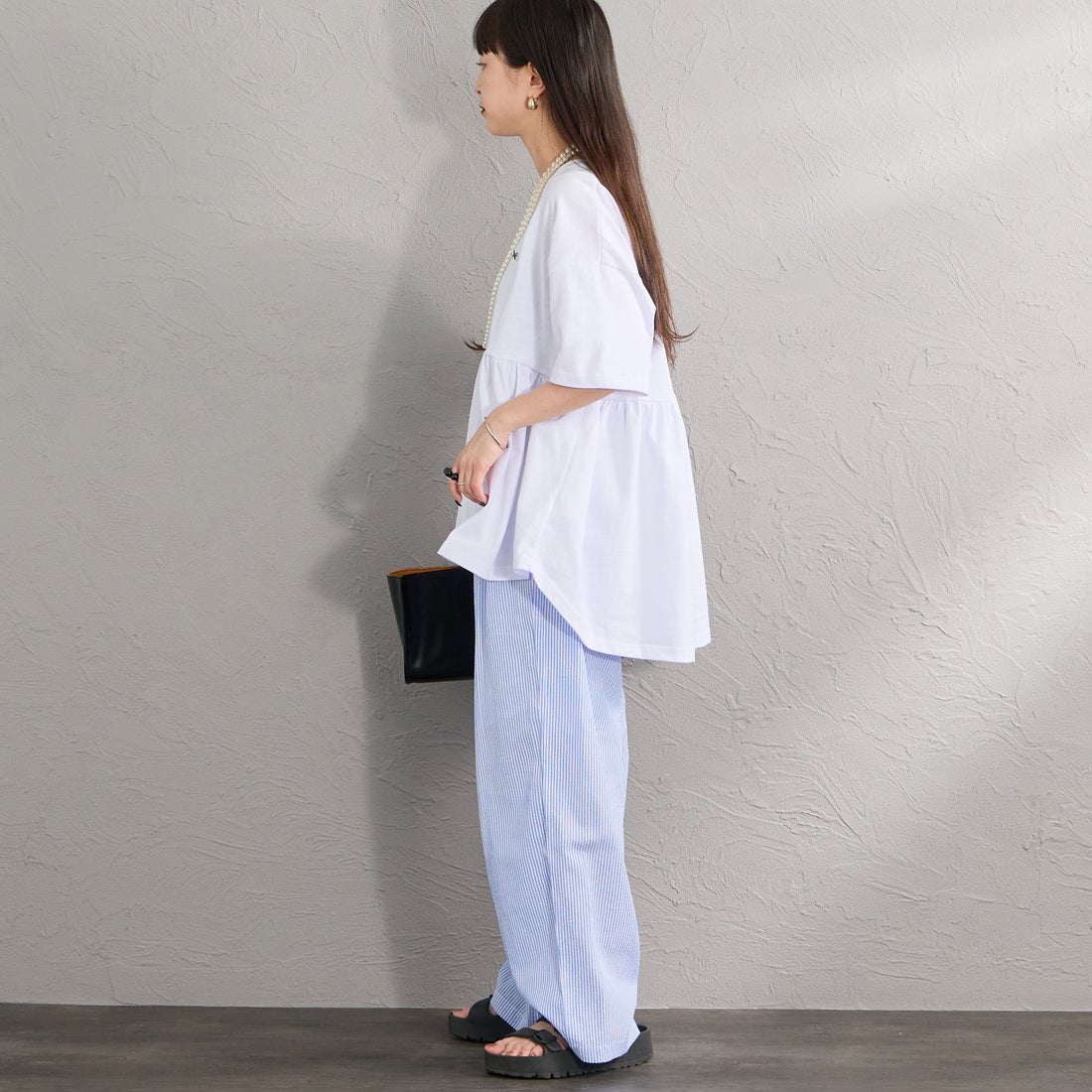 THE FOX [ザフォックス] 別注 ワンポイントロゴ ギャザー切替カットソー [JFL26SS-07-JF] WHITE &&モデル身長：150cm 着用サイズ：F&&