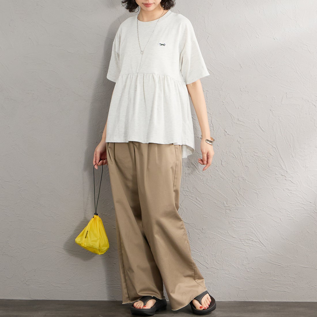 THE FOX [ザフォックス] 別注 ワンポイントロゴ ギャザー切替カットソー [JFL26SS-07-JF] ASH &&モデル身長：162cm 着用サイズ：F&&