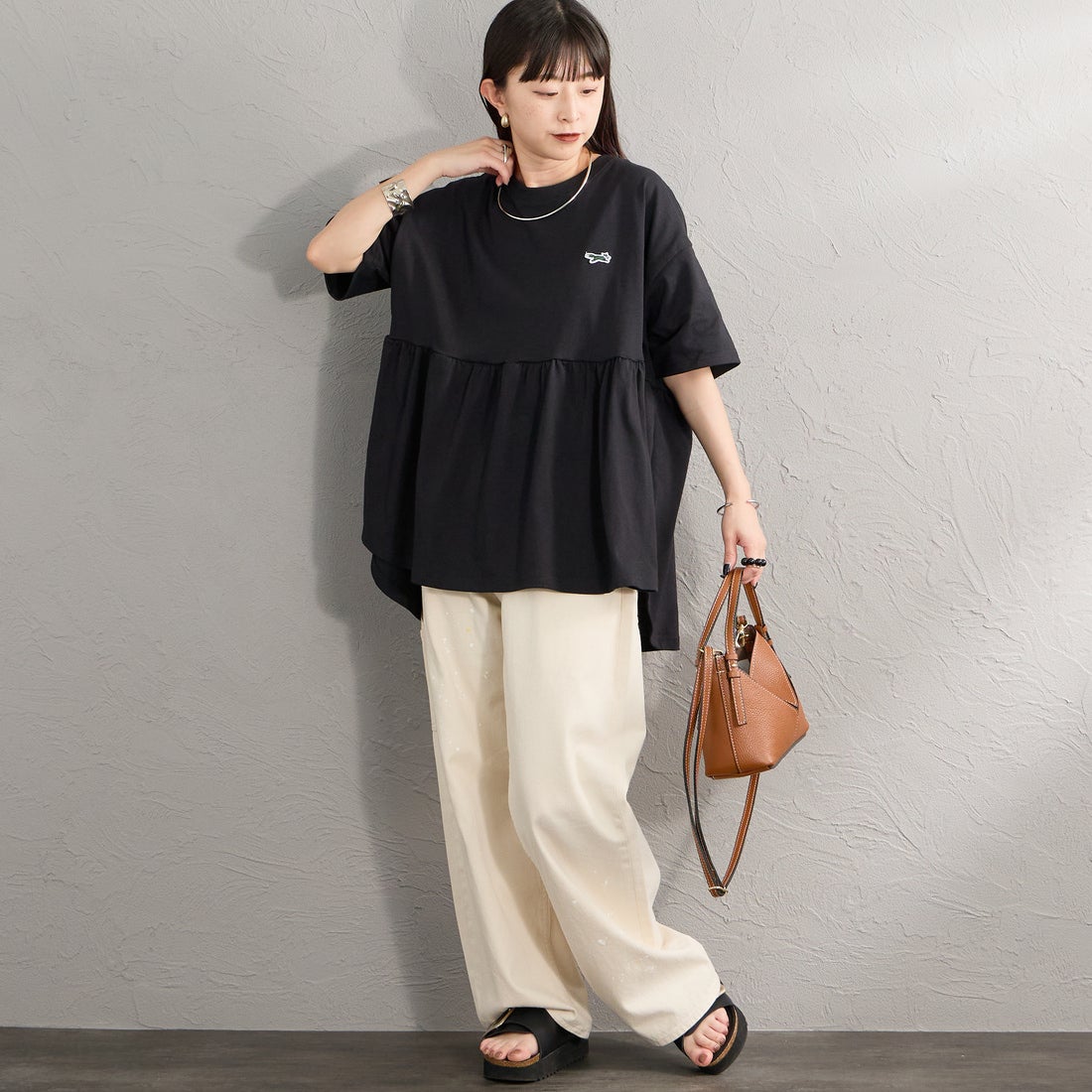THE FOX [ザフォックス] 別注 ワンポイントロゴ ギャザー切替カットソー [JFL26SS-07-JF] BLACK &&モデル身長：150cm 着用サイズ：F&&