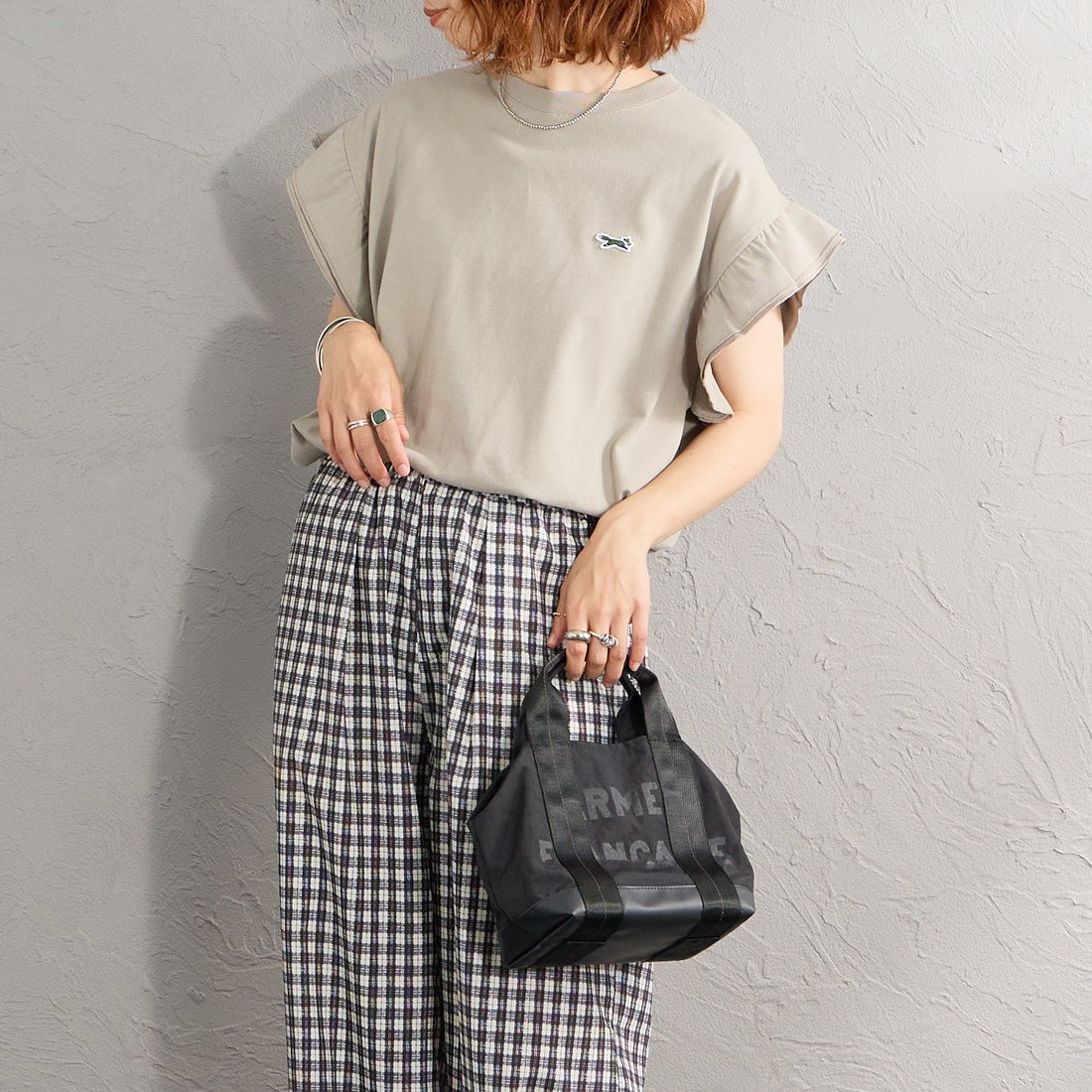 THE FOX [ザフォックス] 別注 ワンポイントロゴ 袖フリルカットソー [JFL26SS-08-JF] GREIGE &&モデル身長：158cm 着用サイズ：F&&
