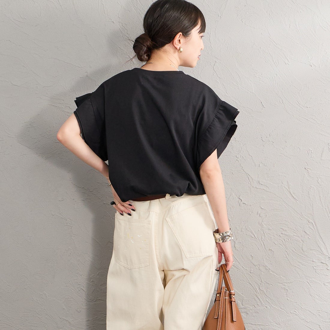 THE FOX [ザフォックス] 別注 ワンポイントロゴ 袖フリルカットソー [JFL26SS-08-JF] BLACK &&モデル身長：150cm 着用サイズ：F&&