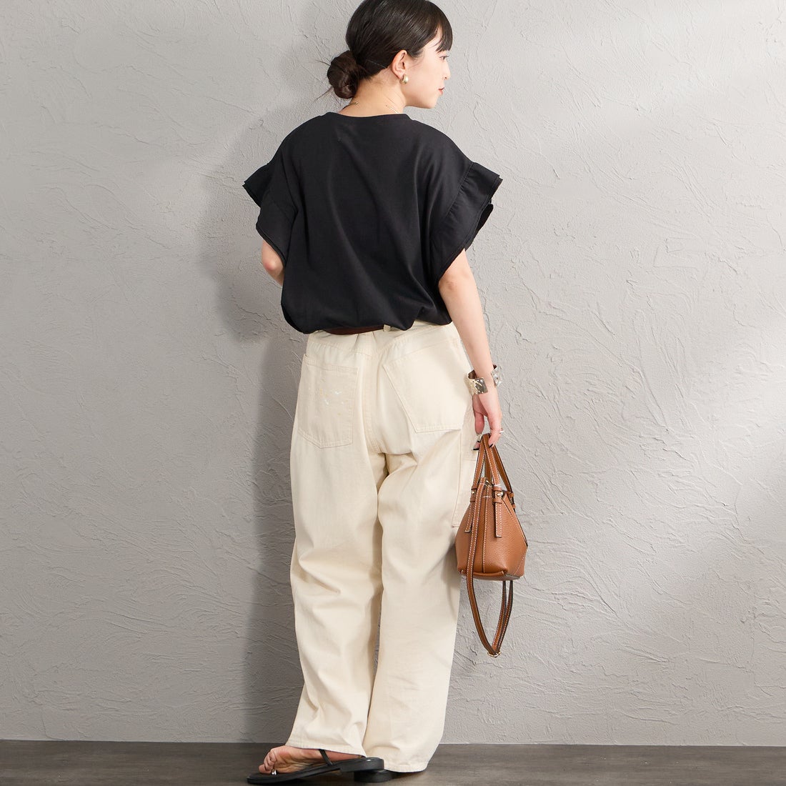 THE FOX [ザフォックス] 別注 ワンポイントロゴ 袖フリルカットソー [JFL26SS-08-JF] BLACK &&モデル身長：150cm 着用サイズ：F&&