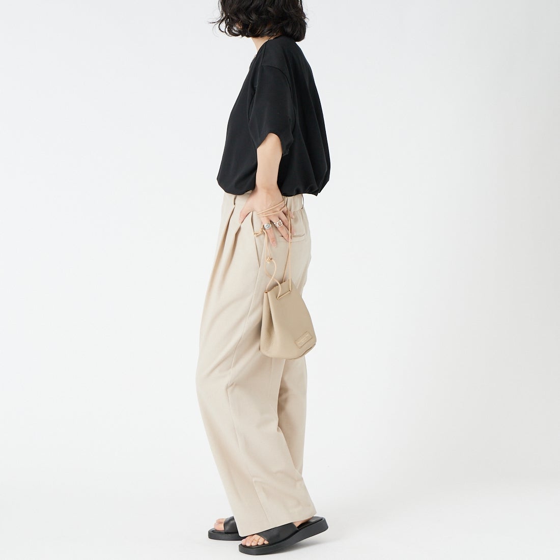 Commencement [コメンスメント] Aライン ショートスリーブTシャツ [C-327] BLACK &&モデル身長：162cm 着用サイズ：F&&