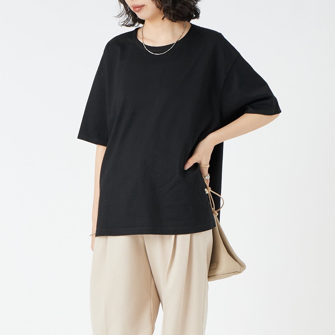Commencement [コメンスメント] Aライン ショートスリーブTシャツ [C-327] BLACK &&モデル身長：162cm 着用サイズ：F&&