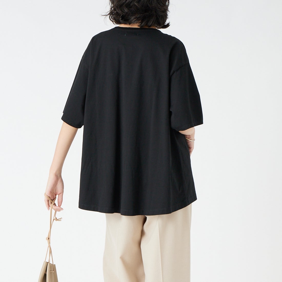 Commencement [コメンスメント] Aライン ショートスリーブTシャツ [C-327] BLACK &&モデル身長：162cm 着用サイズ：F&&