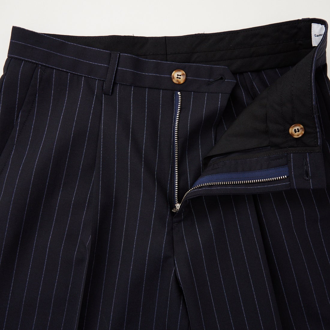 GAMBERT [ギャンバート] ストライプトロピカルウールトラウザーズ [GB261ST11041] 79 NAVY