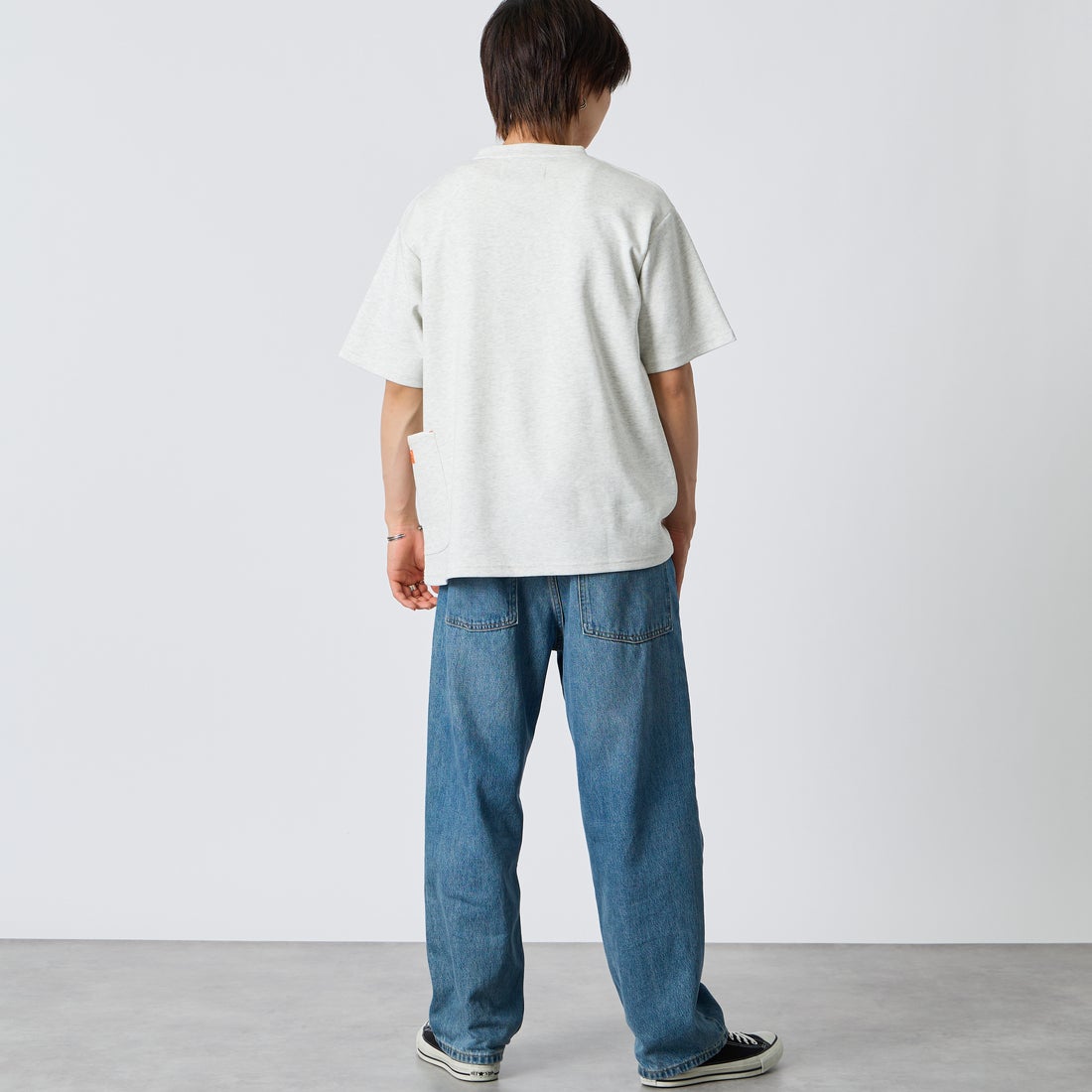 UNIVERSAL OVERALL [ユニバーサルオーバーオール] 別注 ポンチカバーオールTシャツ [U2611279IN-JF] ASH &&モデル身長：177cm 着用サイズ：M&&