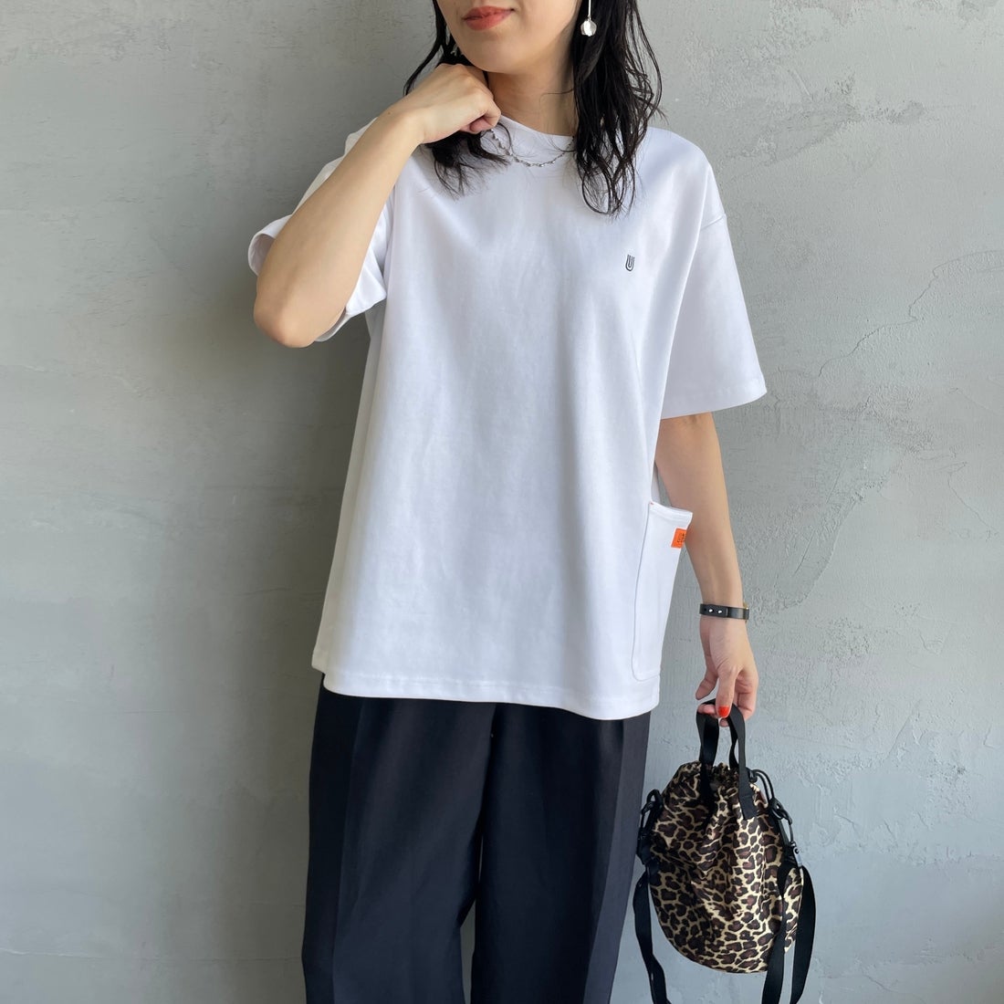 UNIVERSAL OVERALL [ユニバーサルオーバーオール] 別注 ポンチカバーオールTシャツ [U2611279IN-JF] OFF WHITE &&モデル身長：160cm 着用サイズ：S&&