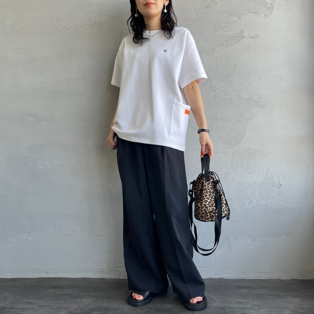 UNIVERSAL OVERALL [ユニバーサルオーバーオール] 別注 ポンチカバーオールTシャツ [U2611279IN-JF] OFF WHITE &&モデル身長：160cm 着用サイズ：S&&