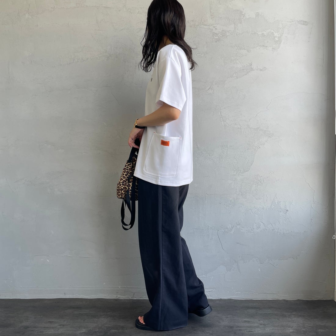 UNIVERSAL OVERALL [ユニバーサルオーバーオール] 別注 ポンチカバーオールTシャツ [U2611279IN-JF] OFF WHITE &&モデル身長：160cm 着用サイズ：S&&