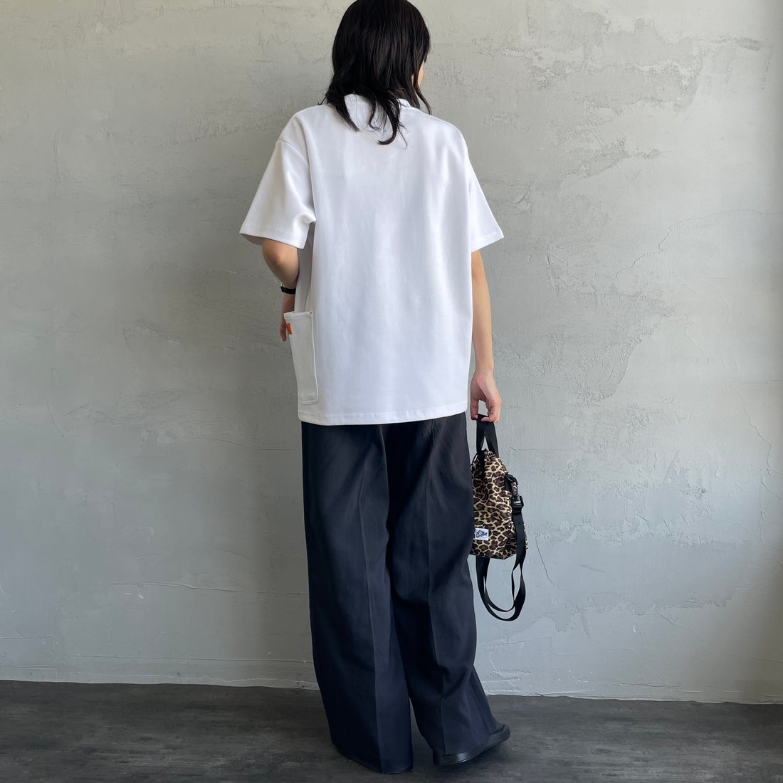 UNIVERSAL OVERALL [ユニバーサルオーバーオール] 別注 ポンチカバーオールTシャツ [U2611279IN-JF] OFF WHITE &&モデル身長：160cm 着用サイズ：S&&