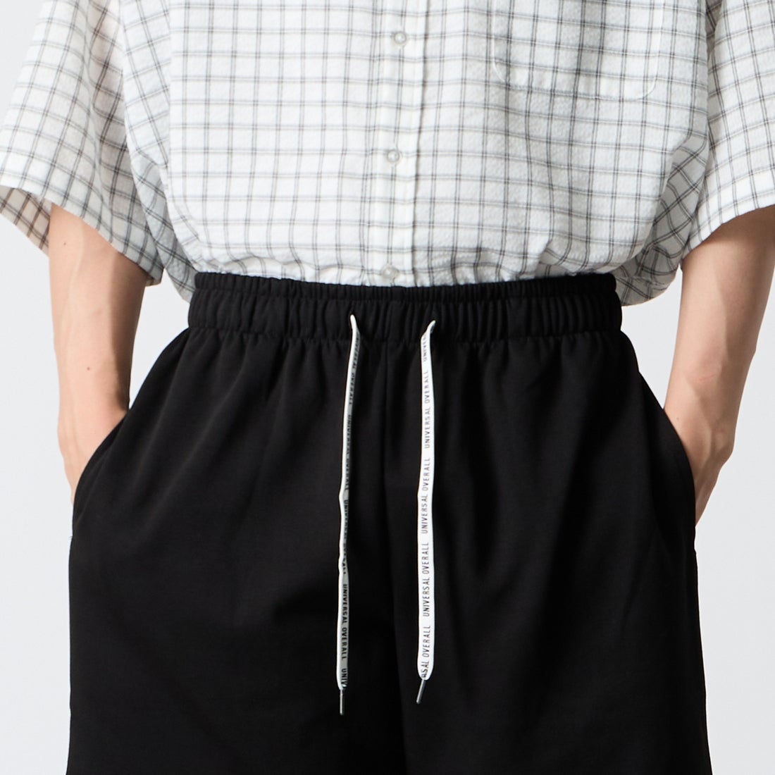 UNIVERSAL OVERALL [ユニバーサルオーバーオール] 別注 ワンポイントロゴ ポンチショートパンツ [U2611661IN-JF] BLACK &&モデル身長：177cm 着用サイズ：M&&