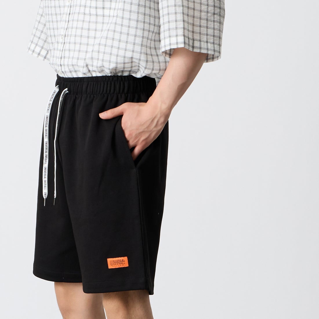 UNIVERSAL OVERALL [ユニバーサルオーバーオール] 別注 ワンポイントロゴ ポンチショートパンツ [U2611661IN-JF] BLACK &&モデル身長：177cm 着用サイズ：M&&