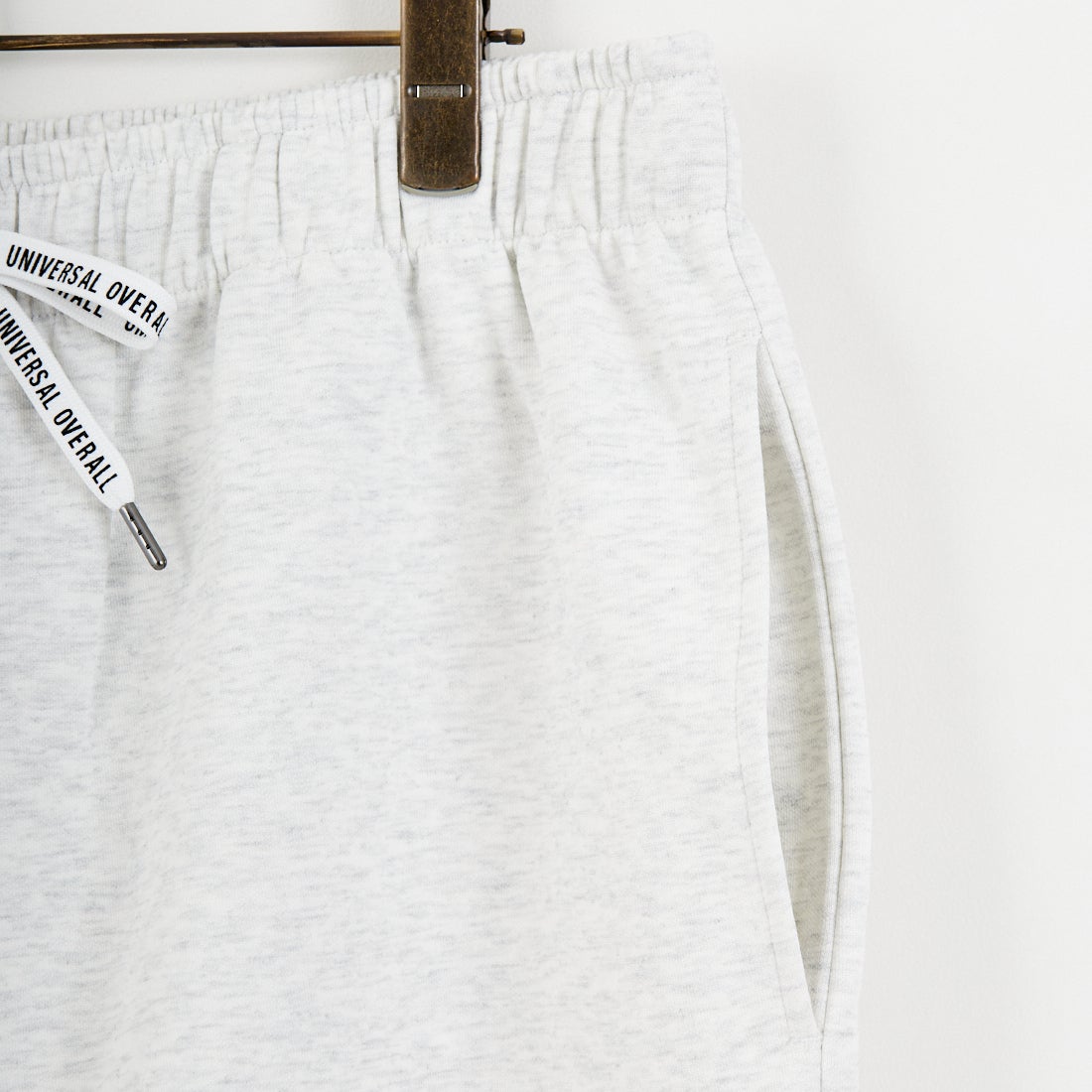 UNIVERSAL OVERALL [ユニバーサルオーバーオール] 別注 ワンポイントロゴ ポンチショートパンツ [U2611661IN-JF] ASH