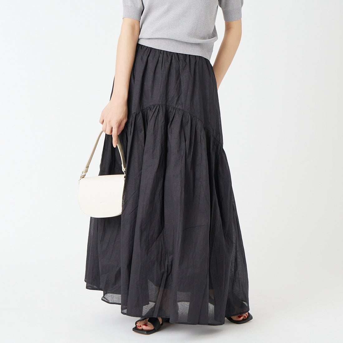 BLACK&&モデル身長：162cm 着用サイズ：F&&