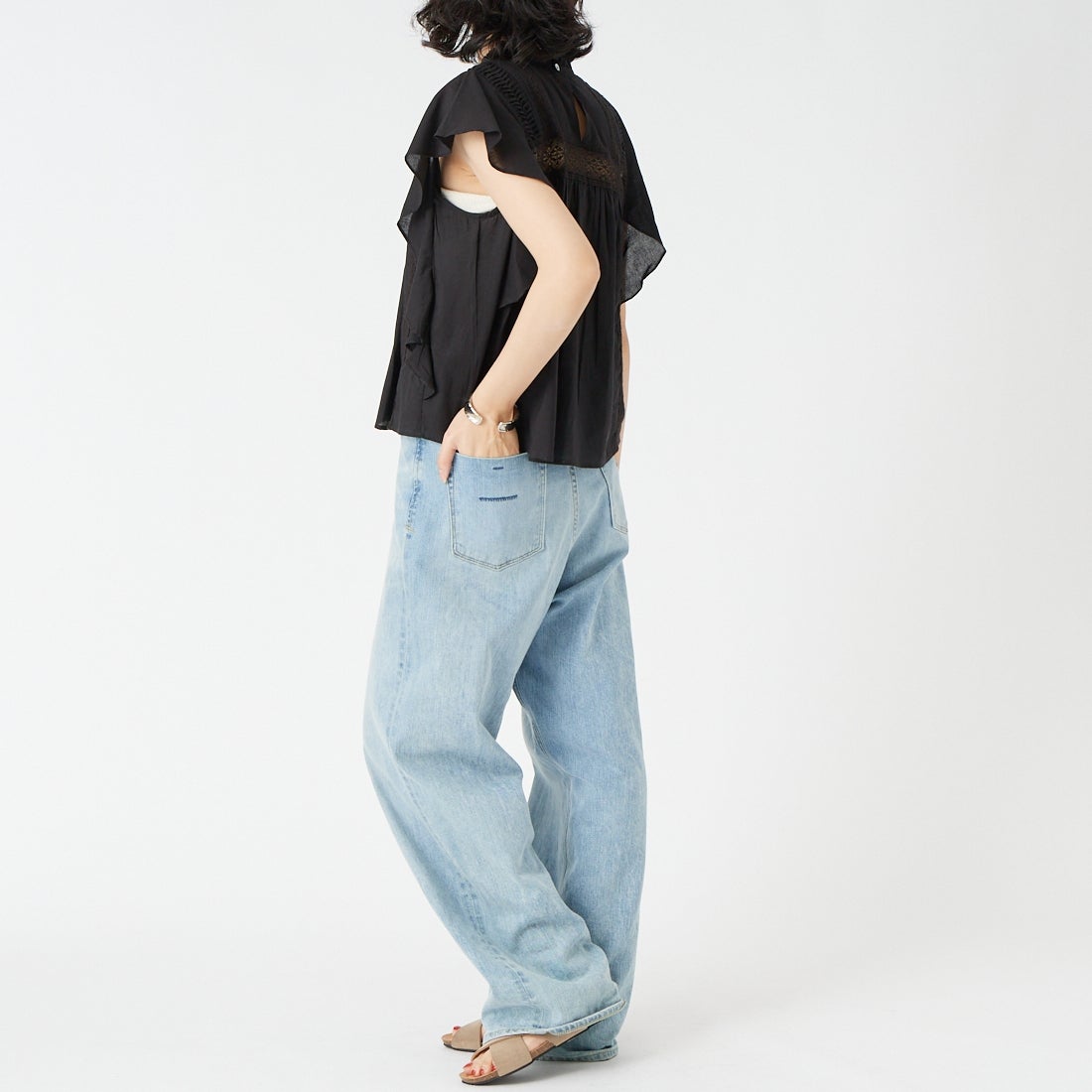 Jeans Factory Clothes [ジーンズファクトリークローズ] コットンフリルブラウス [25588-BJ] BLACK &&モデル身長：162cm 着用サイズ：F&&