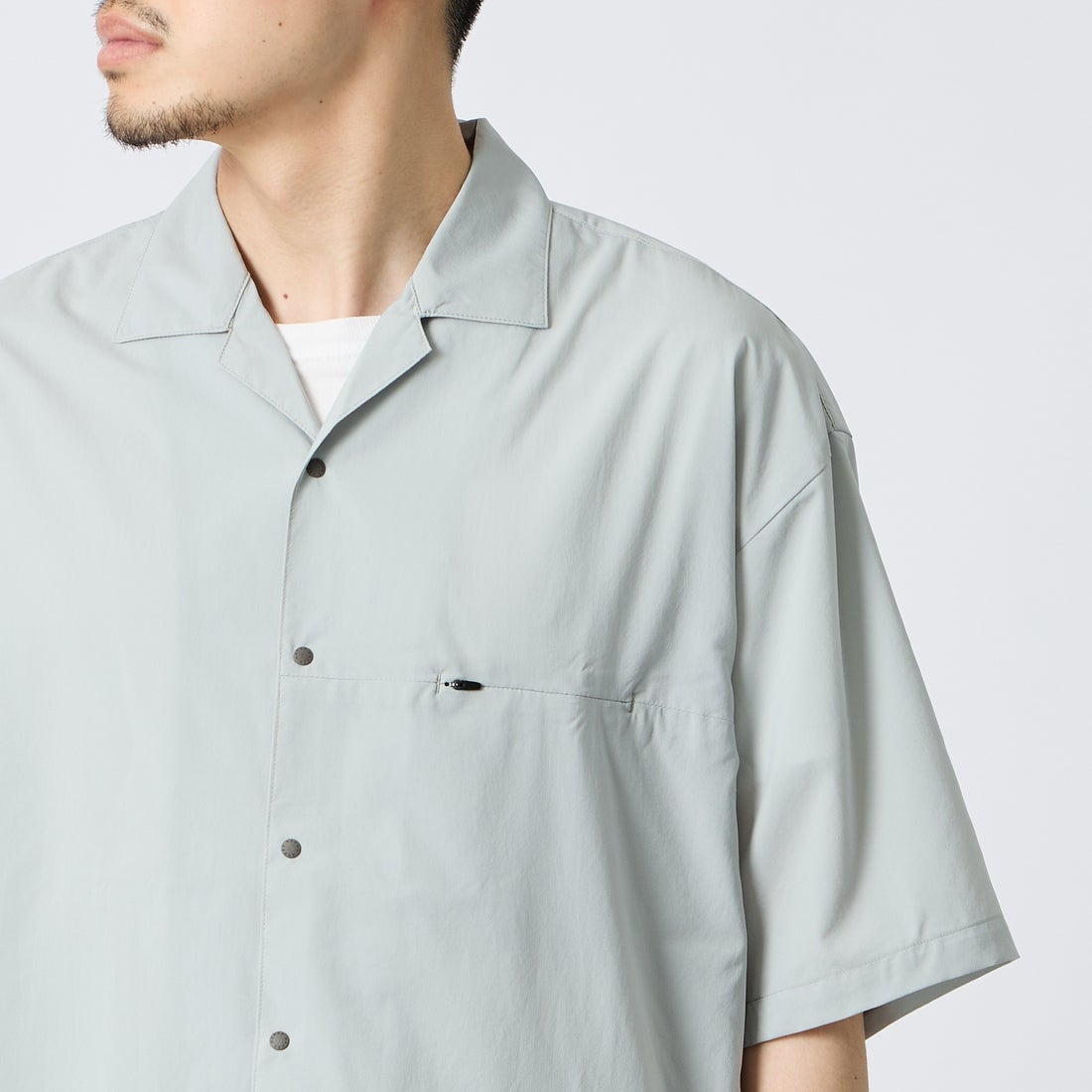 NANGA [ナンガ] PLC エクスカーション ショートスリーブシャツ [N2610-1J120A] I.GRY &&モデル身長：168cm 着用サイズ：M&&