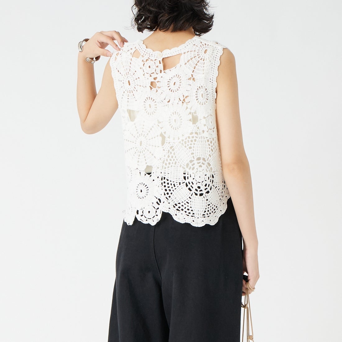 Jeans Factory Clothes [ジーンズファクトリークローズ] 総刺繍ノースリーブトップス [12652-MY] OFF WHITE &&モデル身長：162cm 着用サイズ：F&&