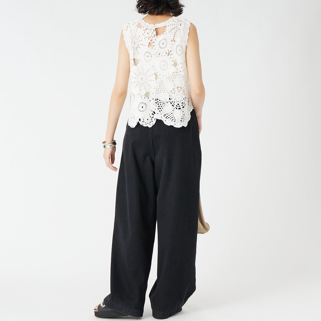 Jeans Factory Clothes [ジーンズファクトリークローズ] 総刺繍ノースリーブトップス [12652-MY] OFF WHITE &&モデル身長：162cm 着用サイズ：F&&