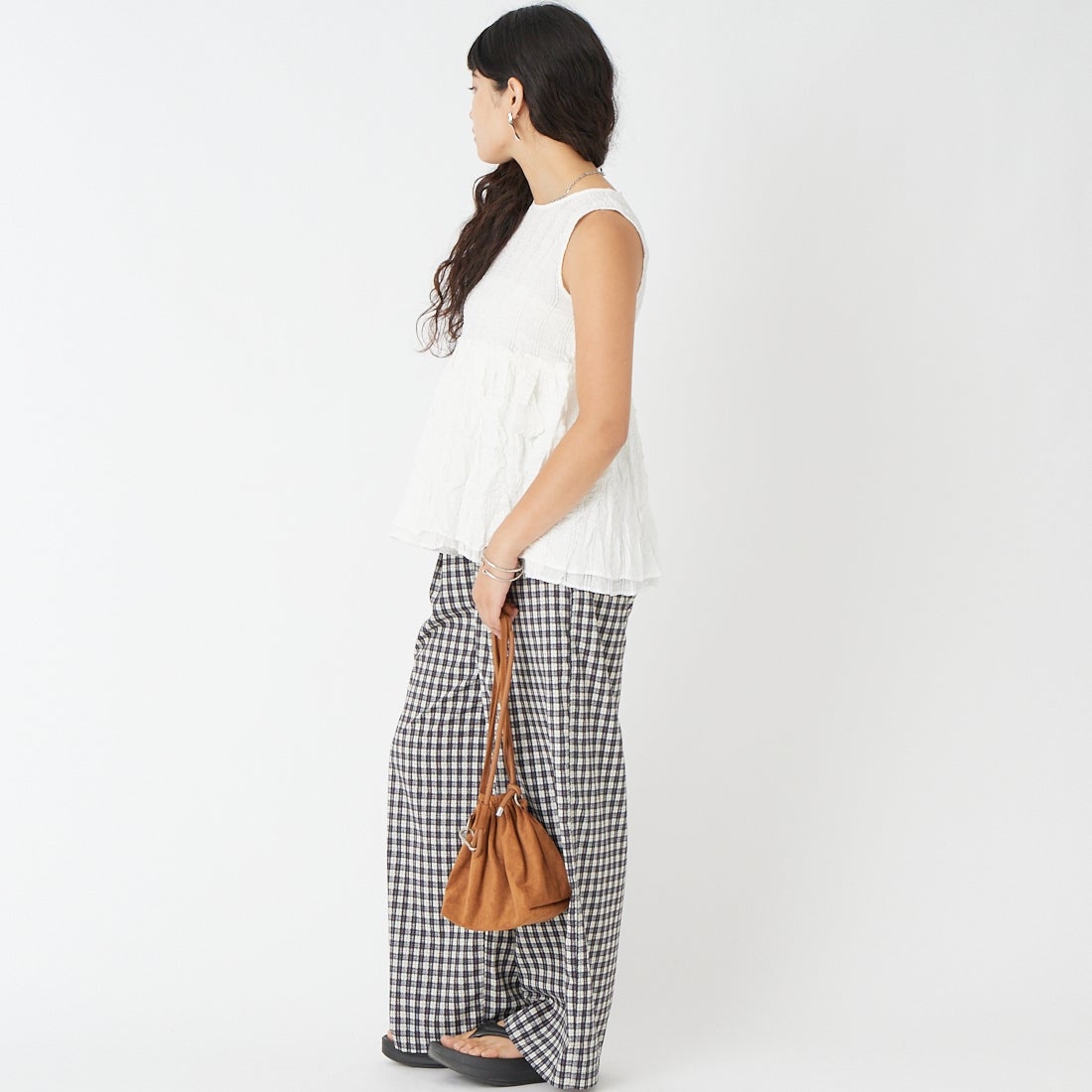 Jeans Factory Clothes [ジーンズファクトリークローズ] シアーストライプペプラムブラウス [25623-MN] OFF WHITE &&モデル身長：162cm 着用サイズ：F&&