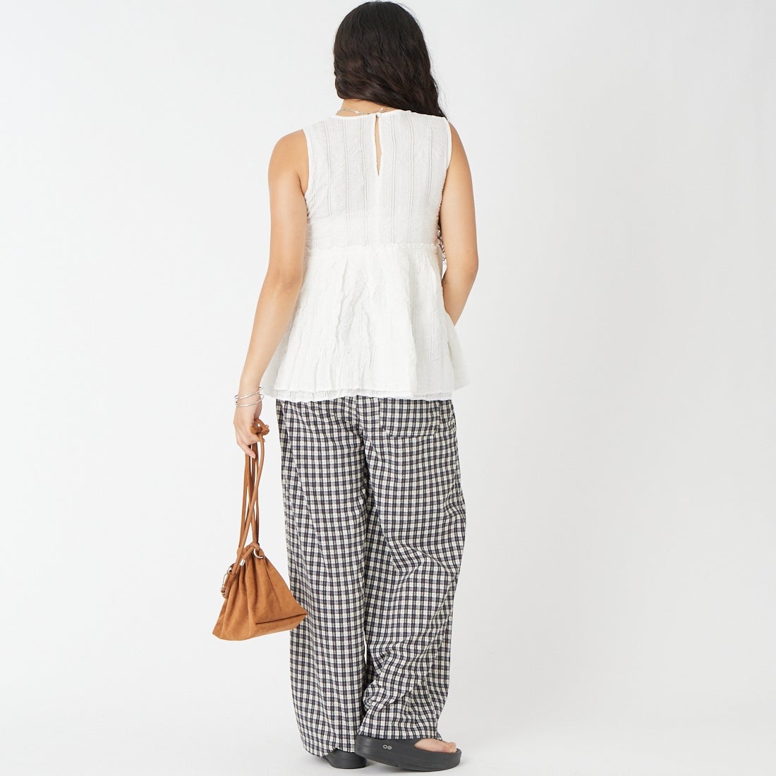 Jeans Factory Clothes [ジーンズファクトリークローズ] シアーストライプペプラムブラウス [25623-MN] OFF WHITE &&モデル身長：162cm 着用サイズ：F&&