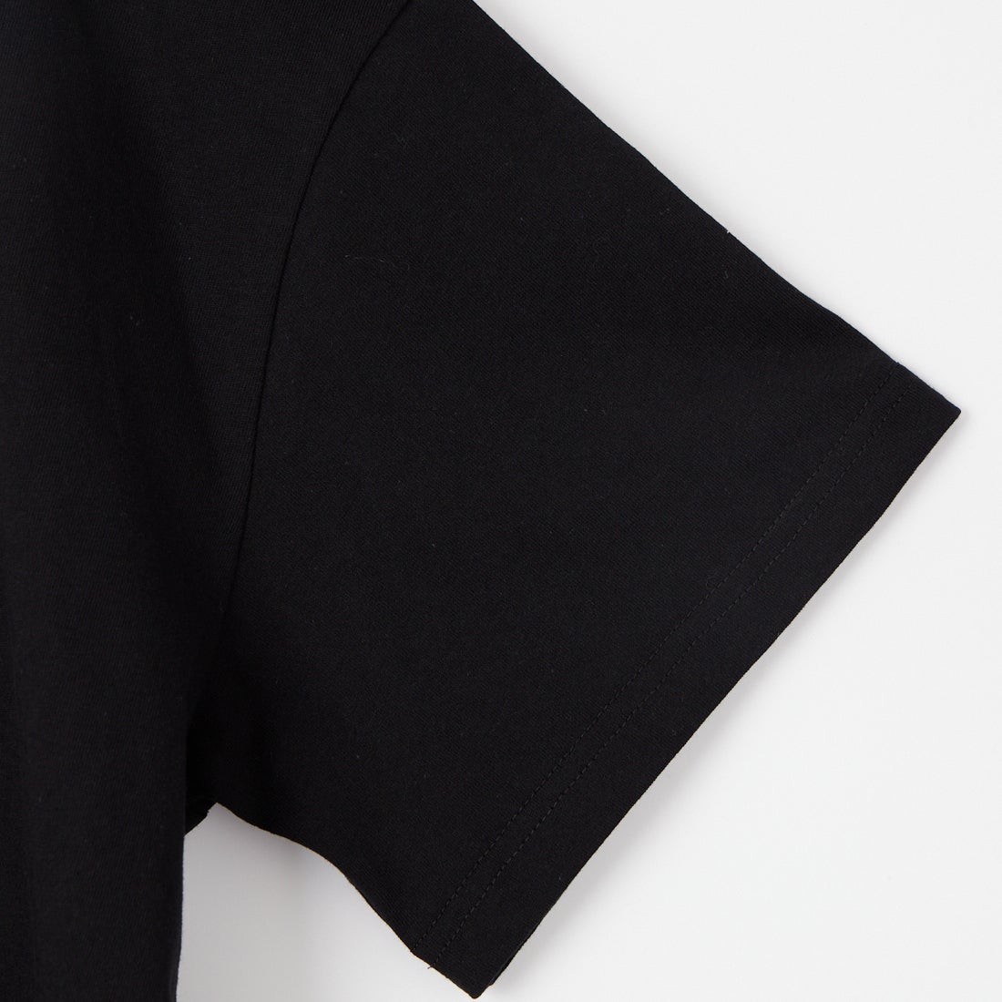 tumugu: [ツムグ] コットン天竺×ラミー ヘムフリルTシャツ [TC26207] 99 BLACK
