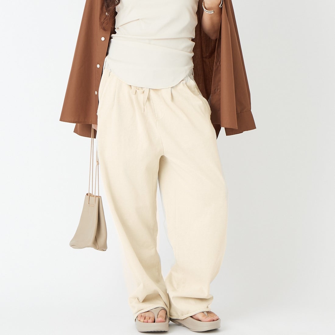 Jeans Factory Clothes [ジーンズファクトリークローズ] 16/2 タックスウェットパンツ [2621-418IN] GREIGE &&モデル身長：162cm 着用サイズ：S&&