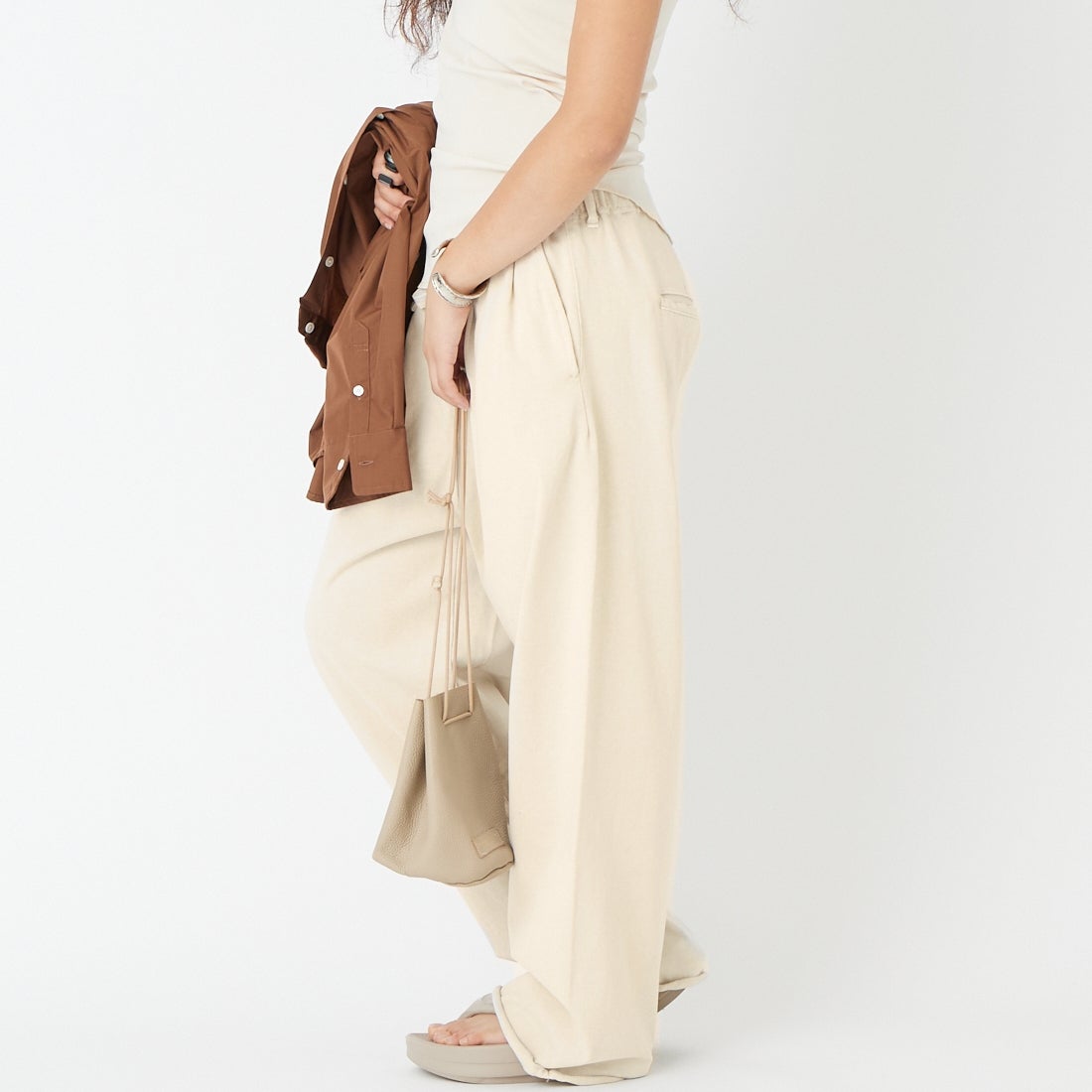 Jeans Factory Clothes [ジーンズファクトリークローズ] 16/2 タックスウェットパンツ [2621-418IN] GREIGE &&モデル身長：162cm 着用サイズ：S&&