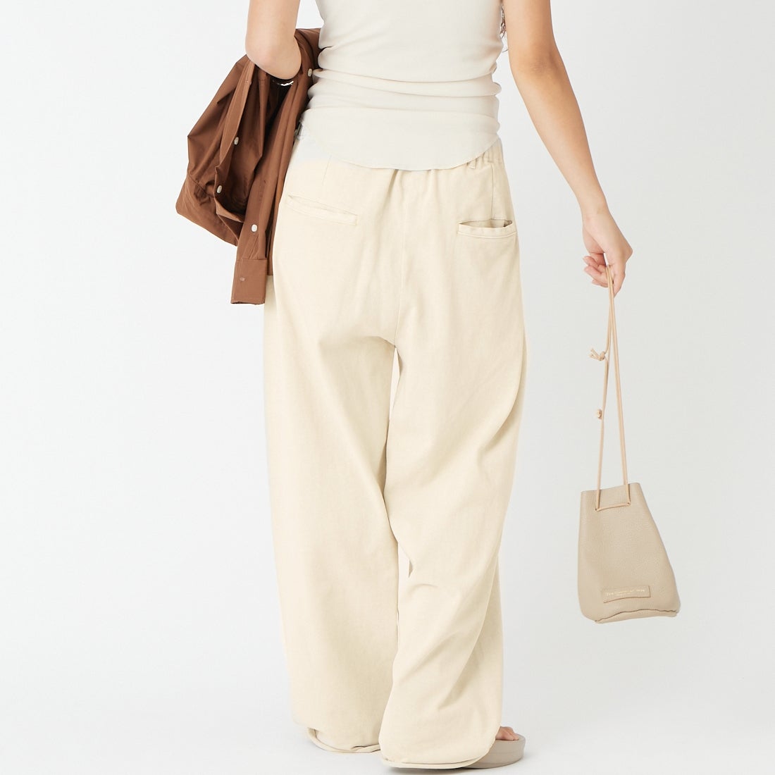 Jeans Factory Clothes [ジーンズファクトリークローズ] 16/2 タックスウェットパンツ [2621-418IN] GREIGE &&モデル身長：162cm 着用サイズ：S&&