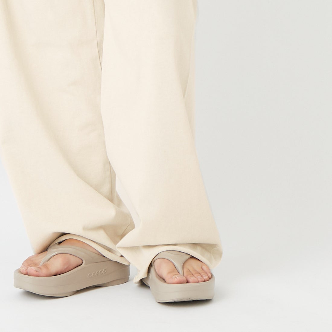 Jeans Factory Clothes [ジーンズファクトリークローズ] 16/2 タックスウェットパンツ [2621-418IN] GREIGE &&モデル身長：162cm 着用サイズ：S&&