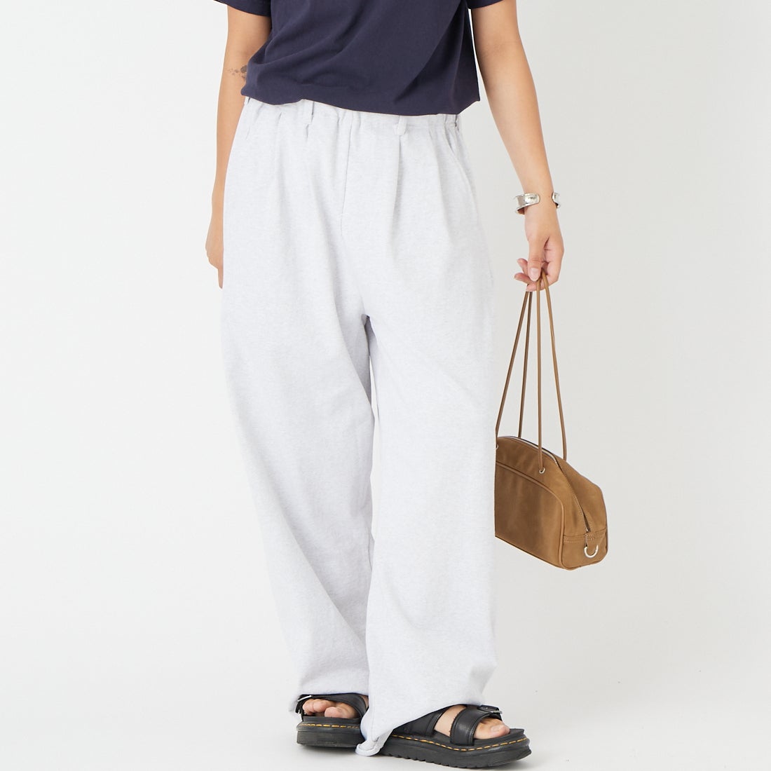 Jeans Factory Clothes [ジーンズファクトリークローズ] 16/2 タックスウェットパンツ [2621-418IN] ASH &&モデル身長：162cm 着用サイズ：S&&