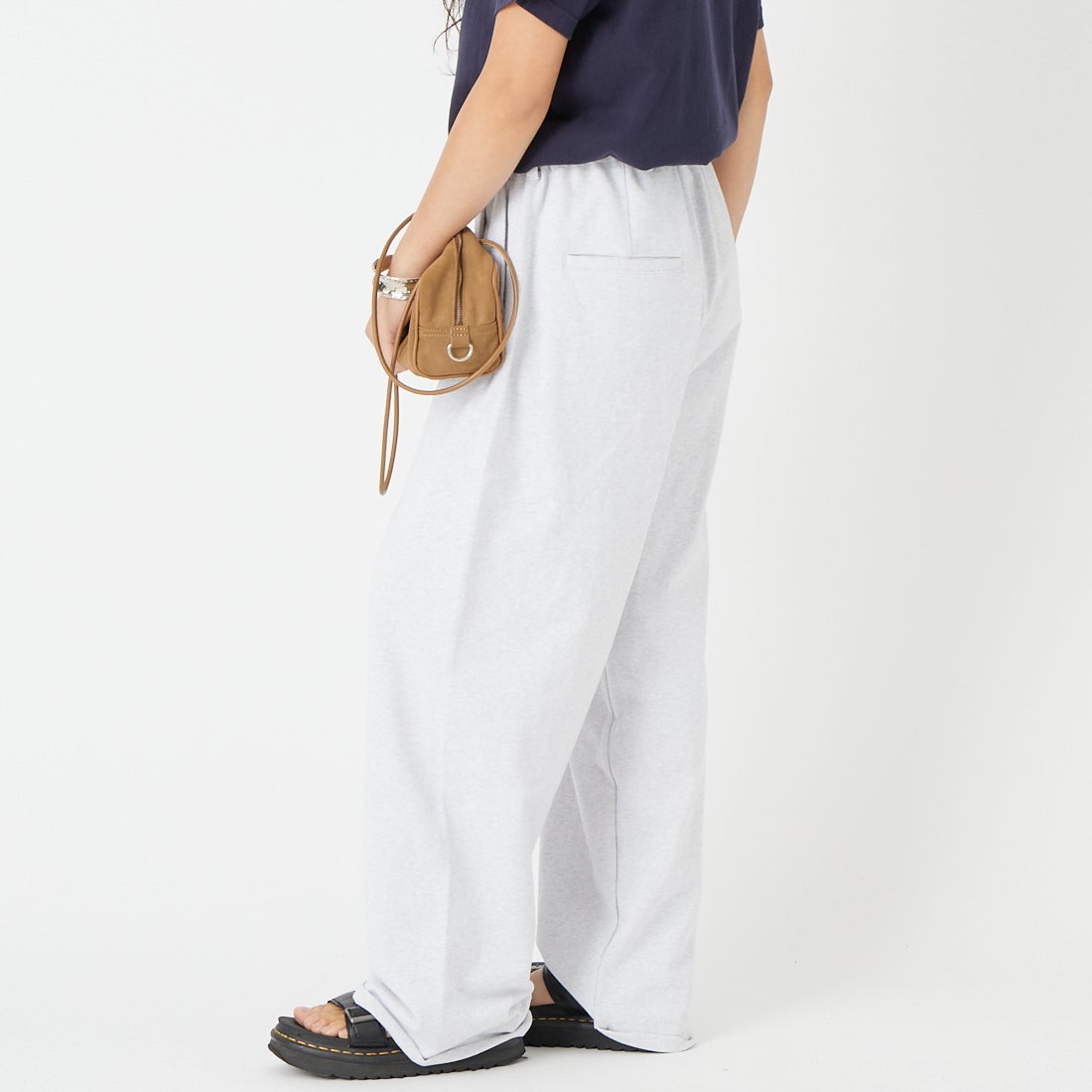Jeans Factory Clothes [ジーンズファクトリークローズ] 16/2 タックスウェットパンツ [2621-418IN] ASH &&モデル身長：162cm 着用サイズ：S&&