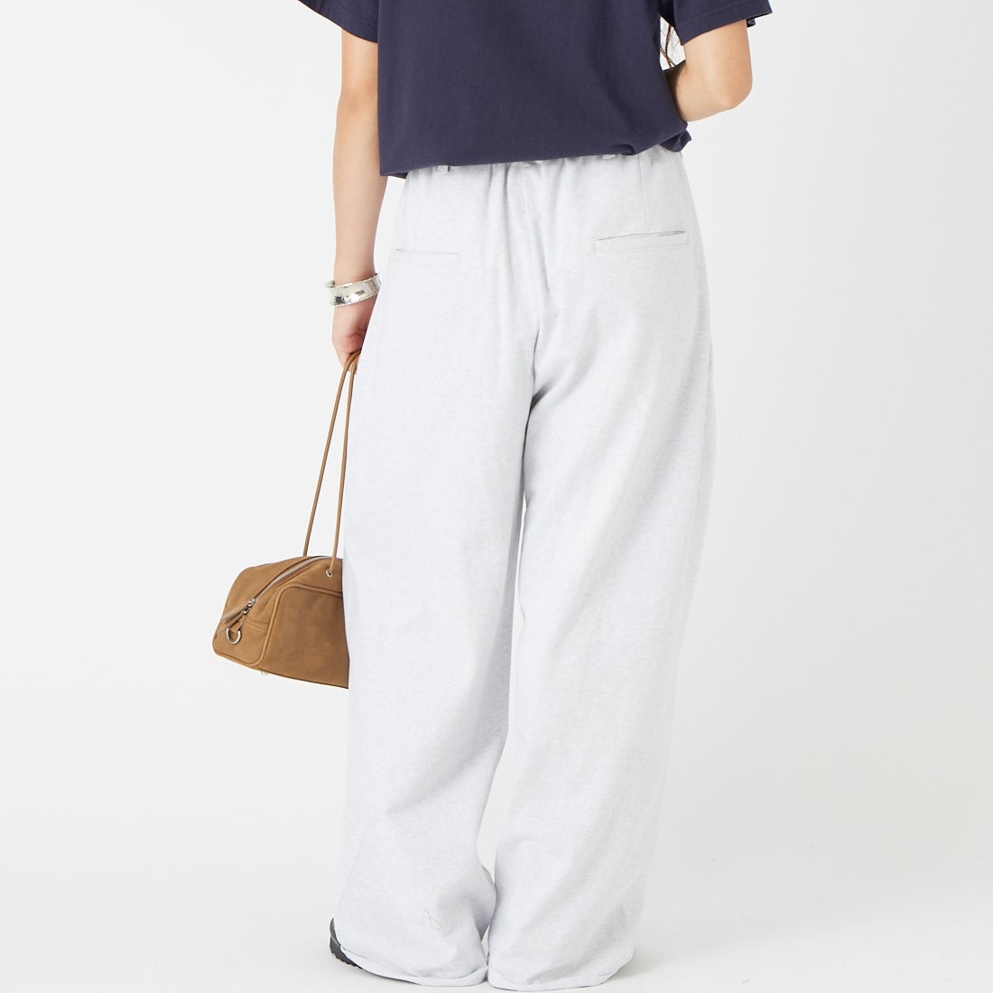 Jeans Factory Clothes [ジーンズファクトリークローズ] 16/2 タックスウェットパンツ [2621-418IN] ASH &&モデル身長：162cm 着用サイズ：S&&