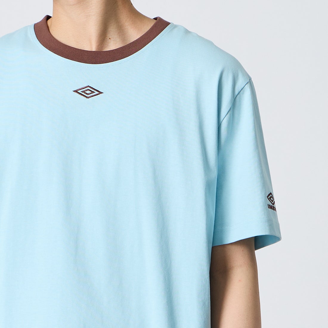UMBRO [アンブロ] 別注 バックプリント コンパクトTシャツ [UMNK26SS-PO02-JF] BLUE